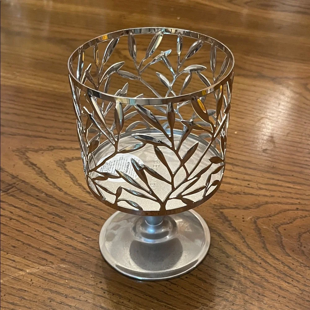 Bath & Body Works Silver Leaf‎ Design Candle Holder - Picture 3 of 9